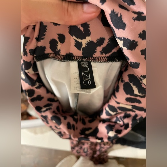 XS Onzie Leopard Print Pants. - Picture 3 of 6